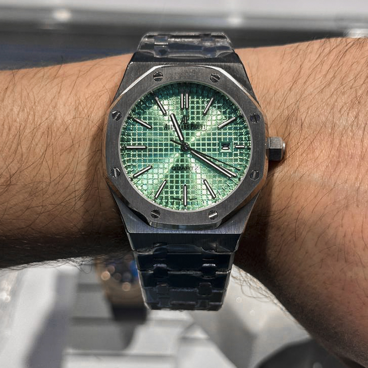 ساعت ای پی رویال اوک آبی تیفانی مدل  Ap Royal Oak Bluetifany FW0058