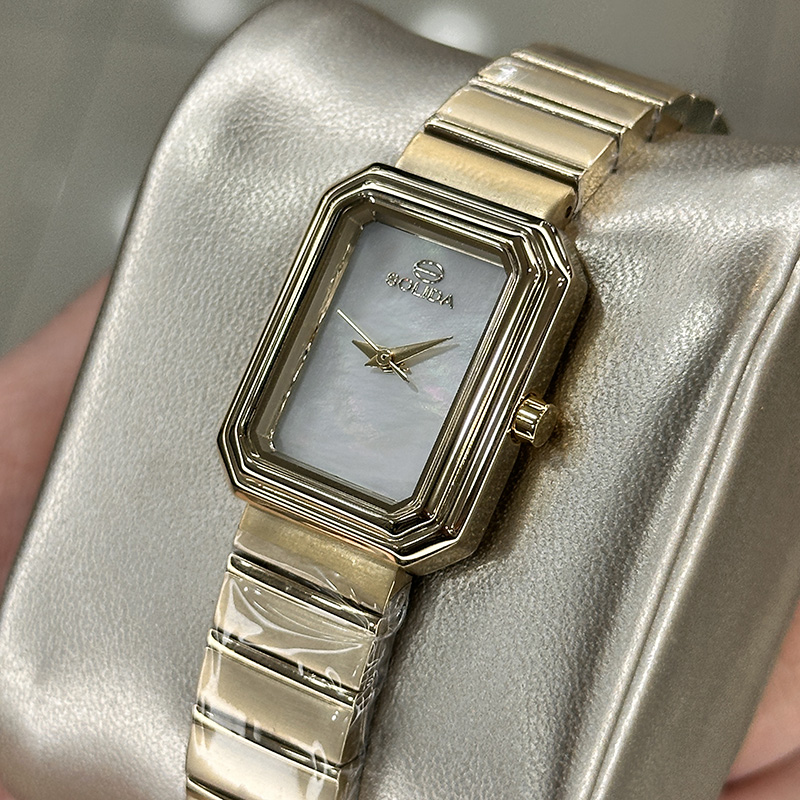 خرید قسطی | ساعت زنانه سولیدا اورجینالقاب مستطیل طلایی L 6126/11