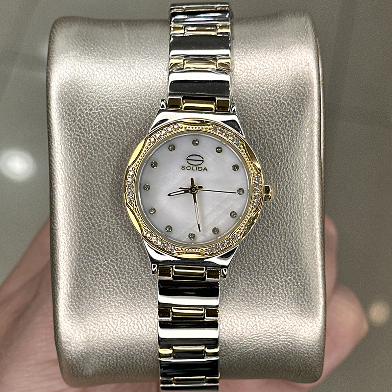 خرید قسطی | ساعت زنانه سولیدا اورجینال نقره ای طلایی قاب نگینی 5119/9