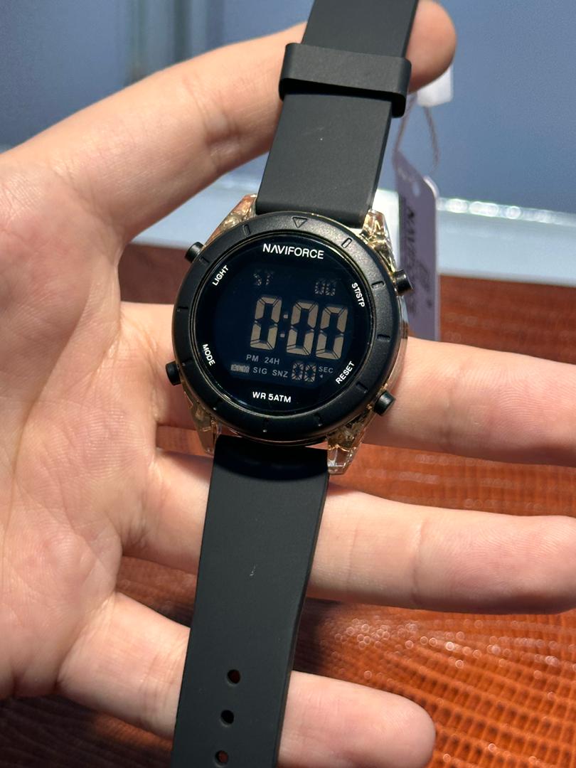 خرید قسطی| ساعت مچی دخترانه نیوی فورس بند رابر مشکی 7108/3