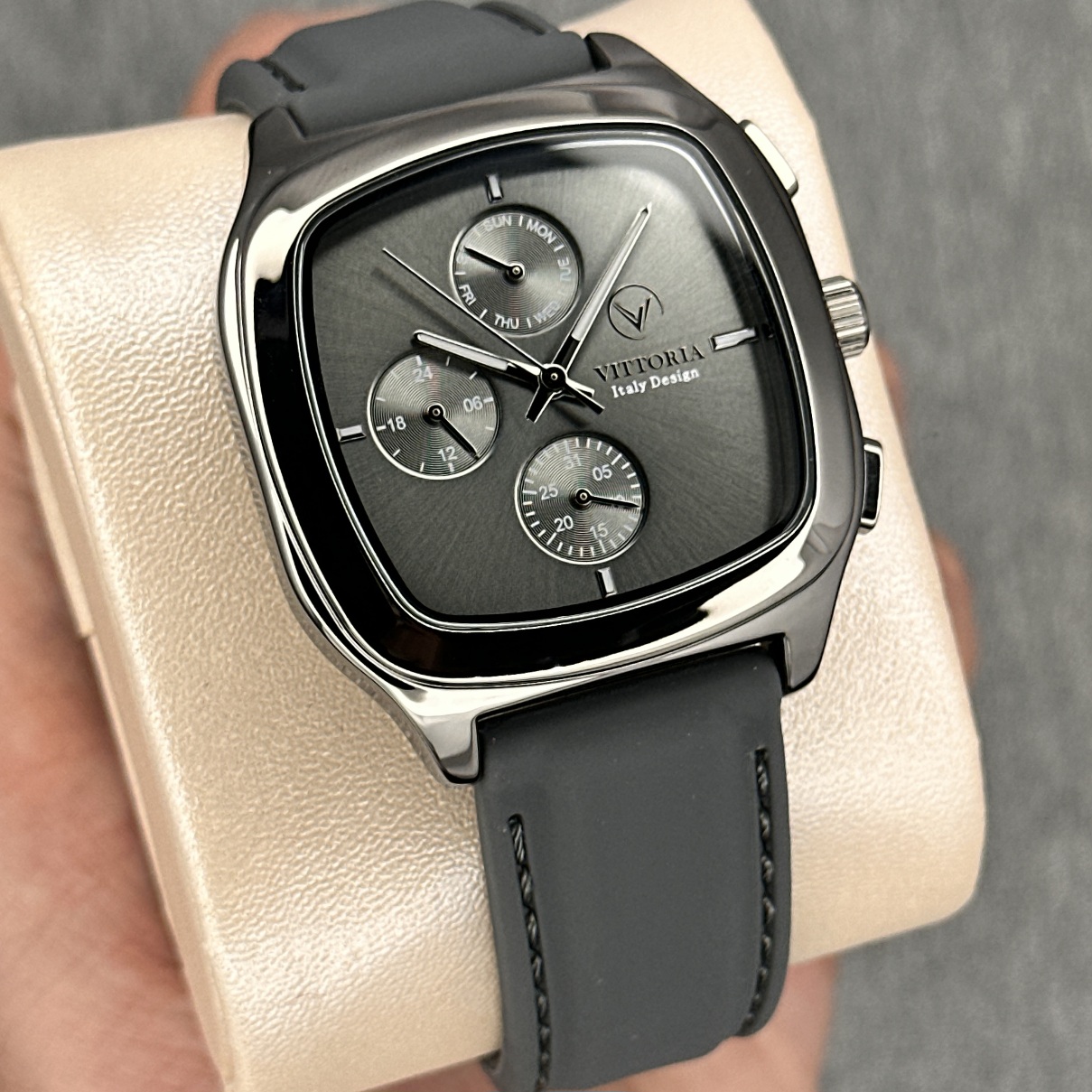 خرید ساعت ویتوریا  | ساعت مربعی | خرید اقساطی ۴ قسطه اسنپ‌پی
