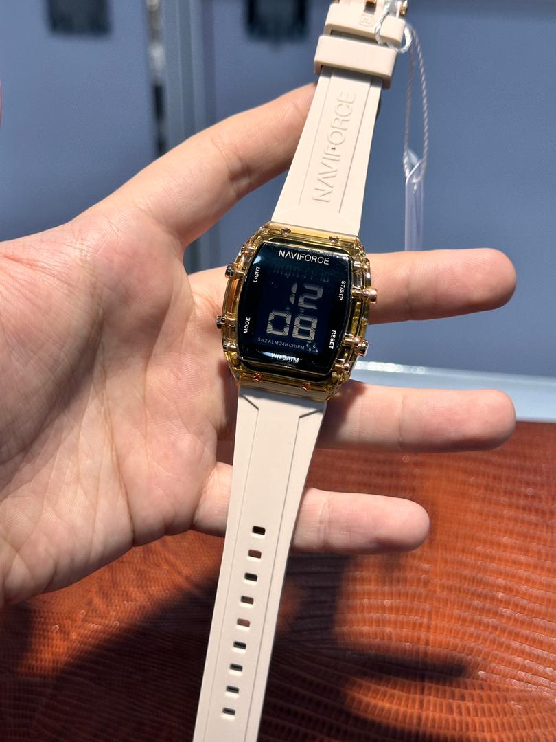 خرید قسطی|ساعت مچی زنانه نیوی فورس بند رابر کرم دیجیتالی 7102/5