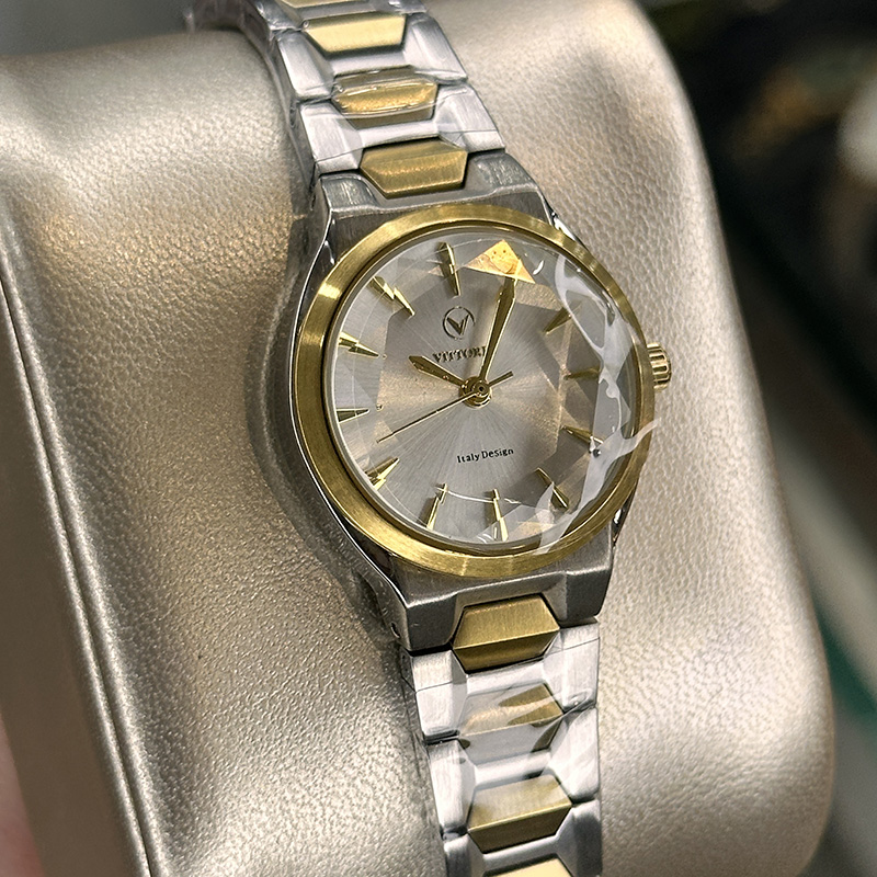 خرید قسطی | ساعت زنانه ویتوریا اورجینال  نقره ای طلایی 3393/4