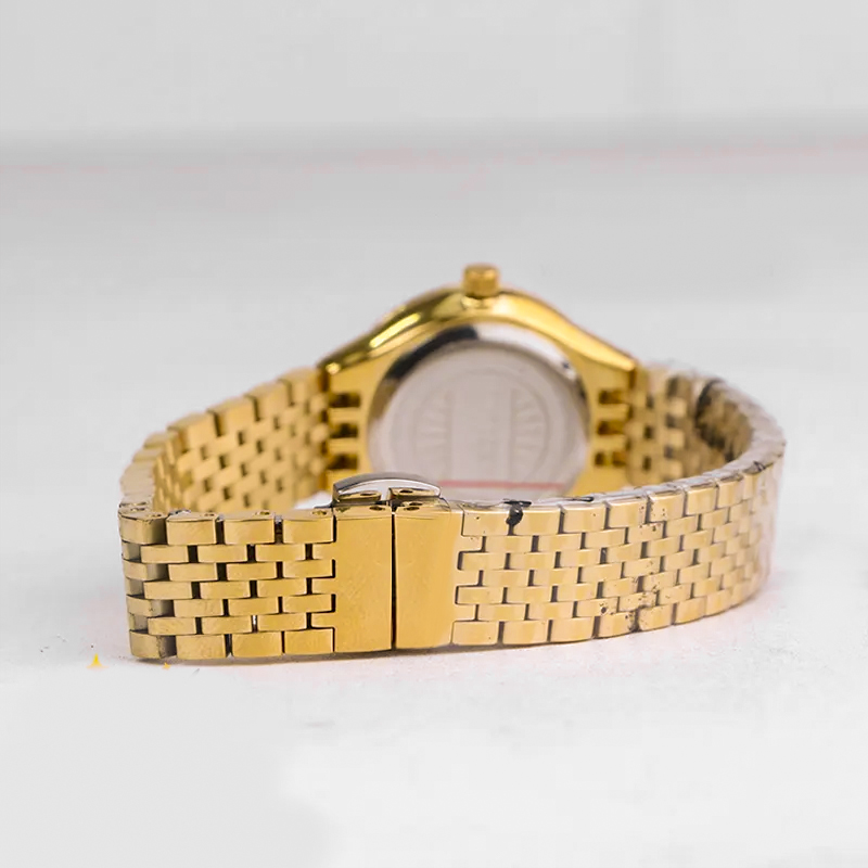 خرید قسطی | ساعت مچی زنانه سیتیزن طرح سه موتوره  طلایی صفحه مشکی 3325/9