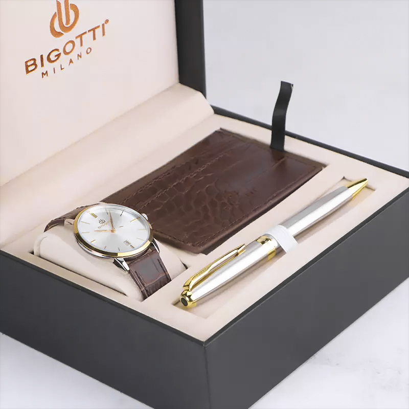 ساعت مچی مردانه بیگوتی کلاسیک بند  چرم قهوه ای قاب طلایی BG.1.10651/4
