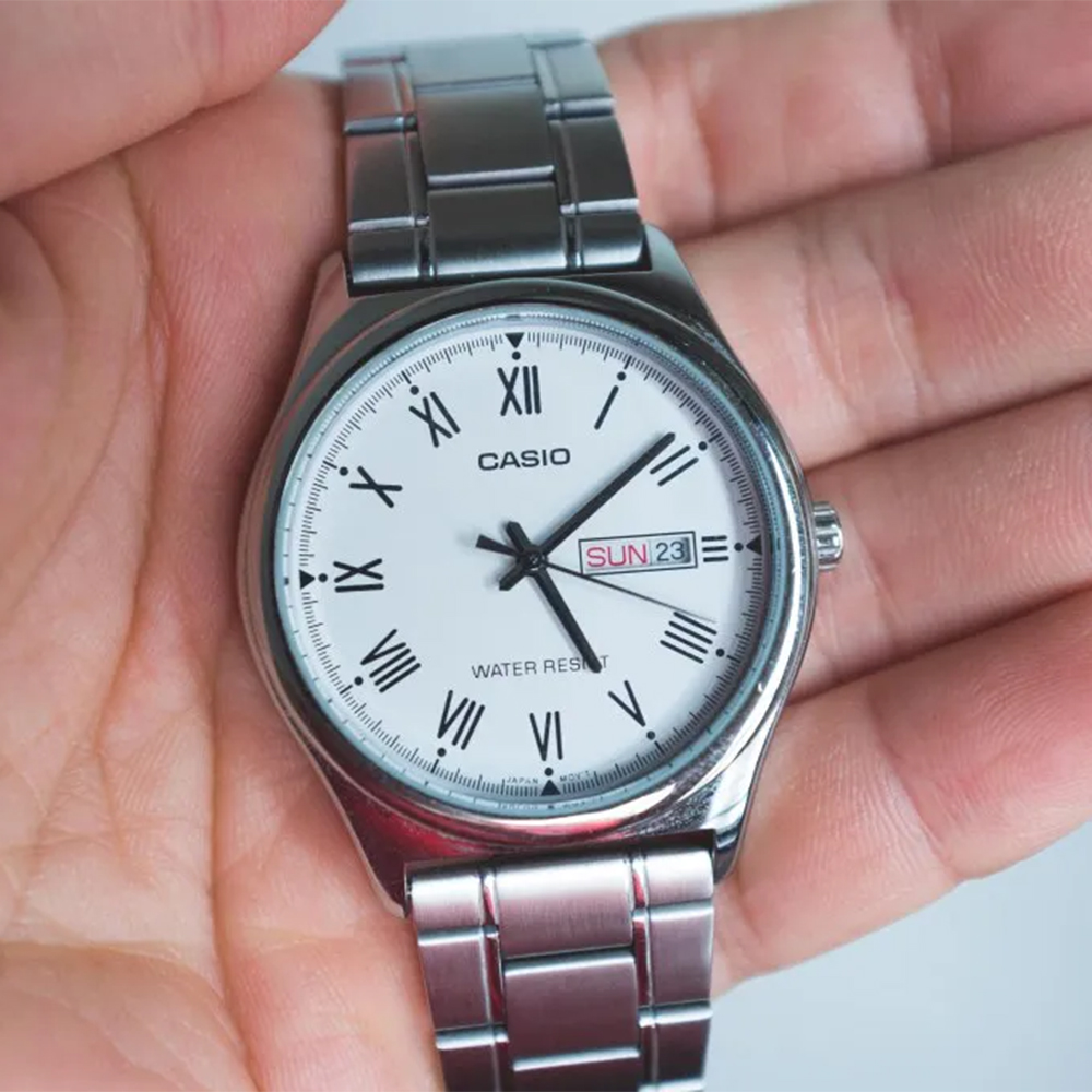 ساعت مچی مردانه کاسیو کلاسیک نقره ای صفحه سفید MTP-V006D-7BUDF