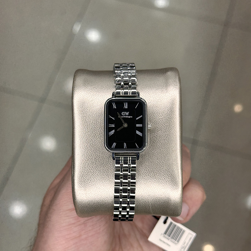 خرید قسطی | ساعت زنانه صفحه مستطیل دنیل ویلینگتون نقره ای صفحه مشکی K26MR001/2