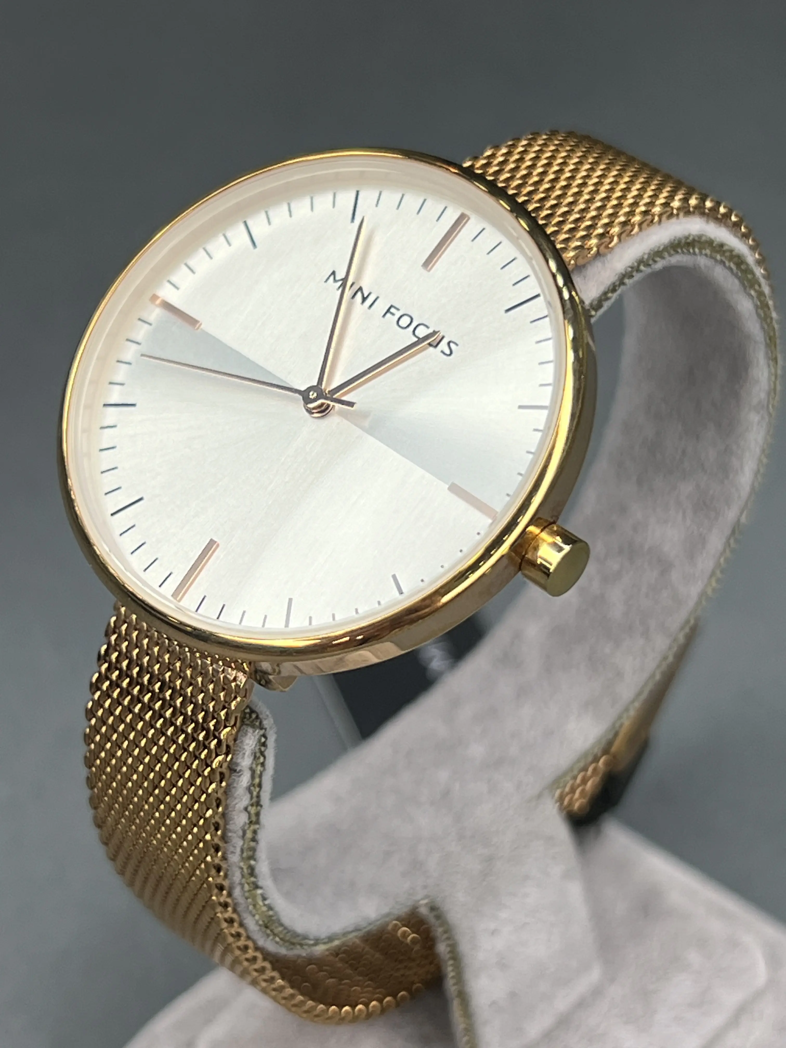 ساعت زنانه بند حصیری رزگلد 