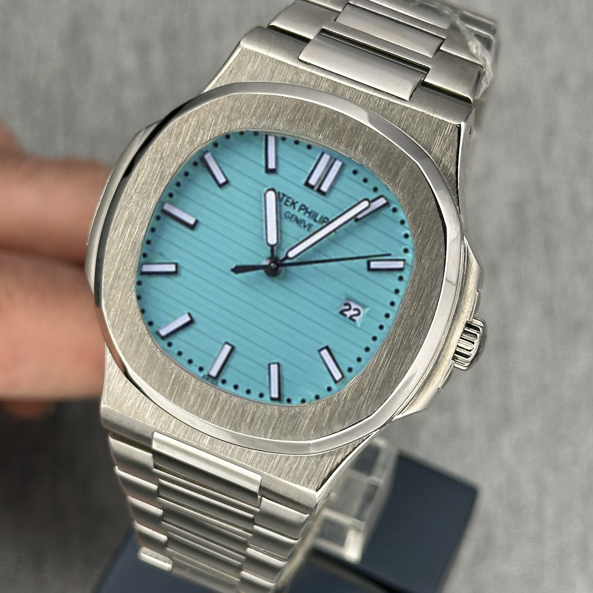 ساعت مچی مردانه پتک فیلیپ ناتیلوس استیل آبی تیفانی مشکی 3A047bT