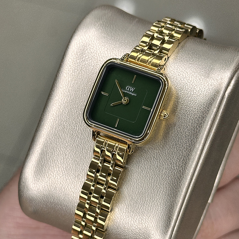 خرید قسطی | ساعت زنانه صفحه مربع دنیل ویلینگتون  طلایی صفحه سبز K22HRE02/2