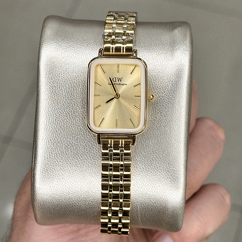 خرید قسطی | ساعت زنانه صفحه مستطیل دنیل ویلینگتون طلایی  K28Z6601/18