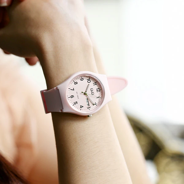 خرید قسطی | ساعت مچی عقربه ای زنانه کیو اند کیو مدل A212J005Y